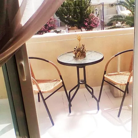 R.m.j. Apartment *